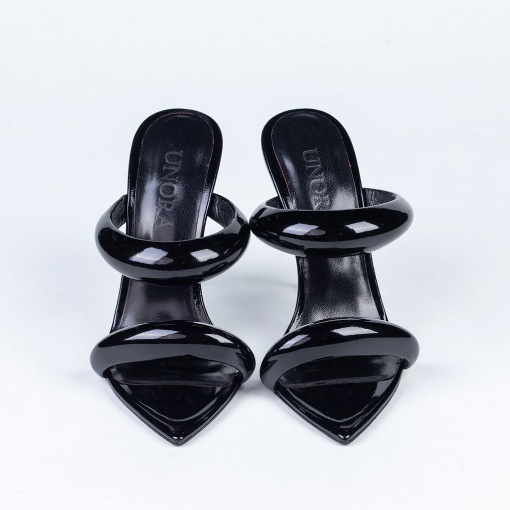 black-mules-voluminous-straps--transparent-heel-4.jpg